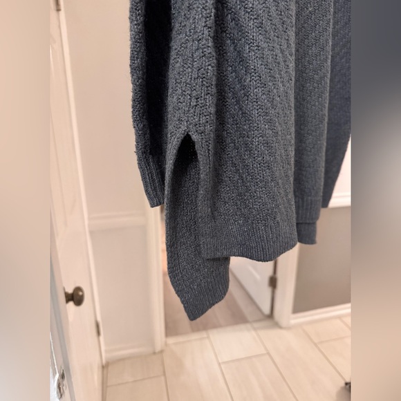 Ava & Viv plus size gray over sized long sweater - Picture 2 of 3